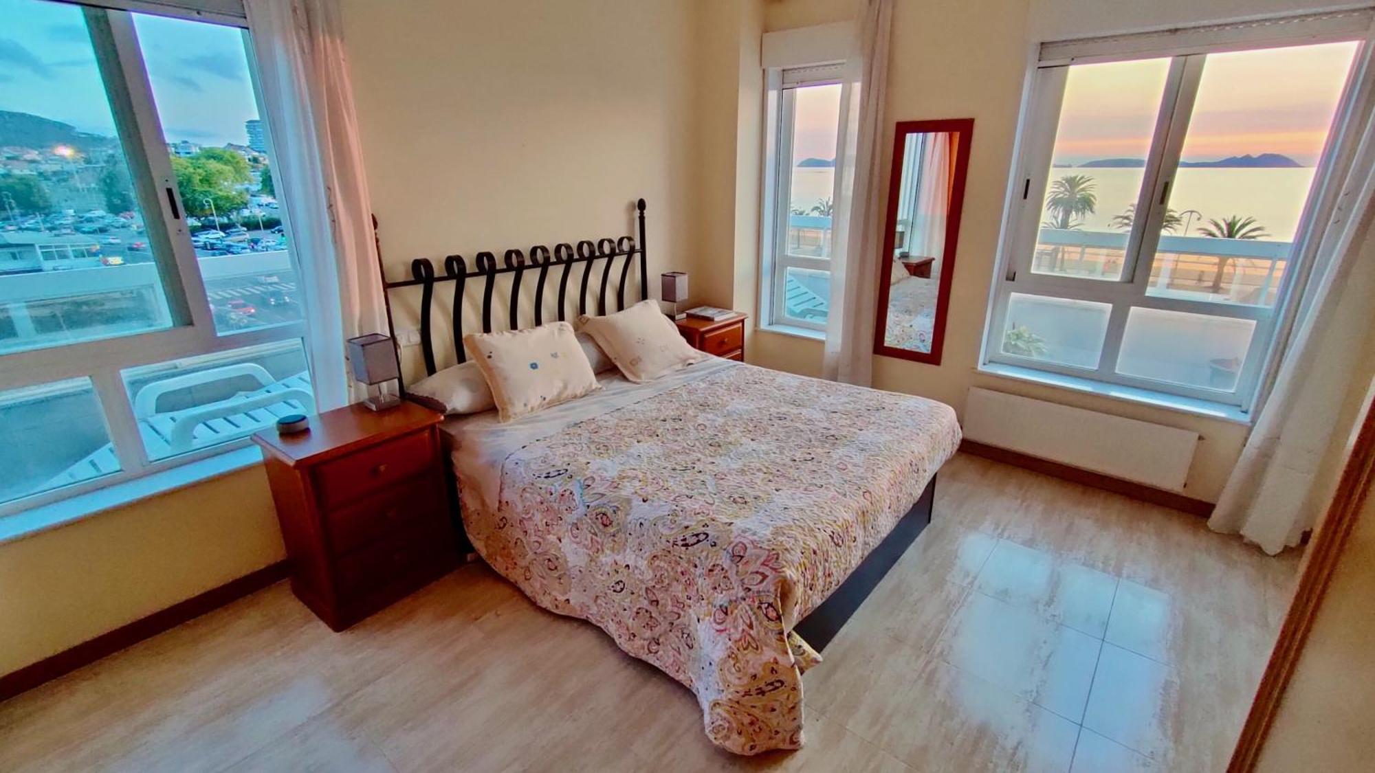 Samil Apartment, primera línea de playa con Wifi y Garaje Vigo Exterior foto