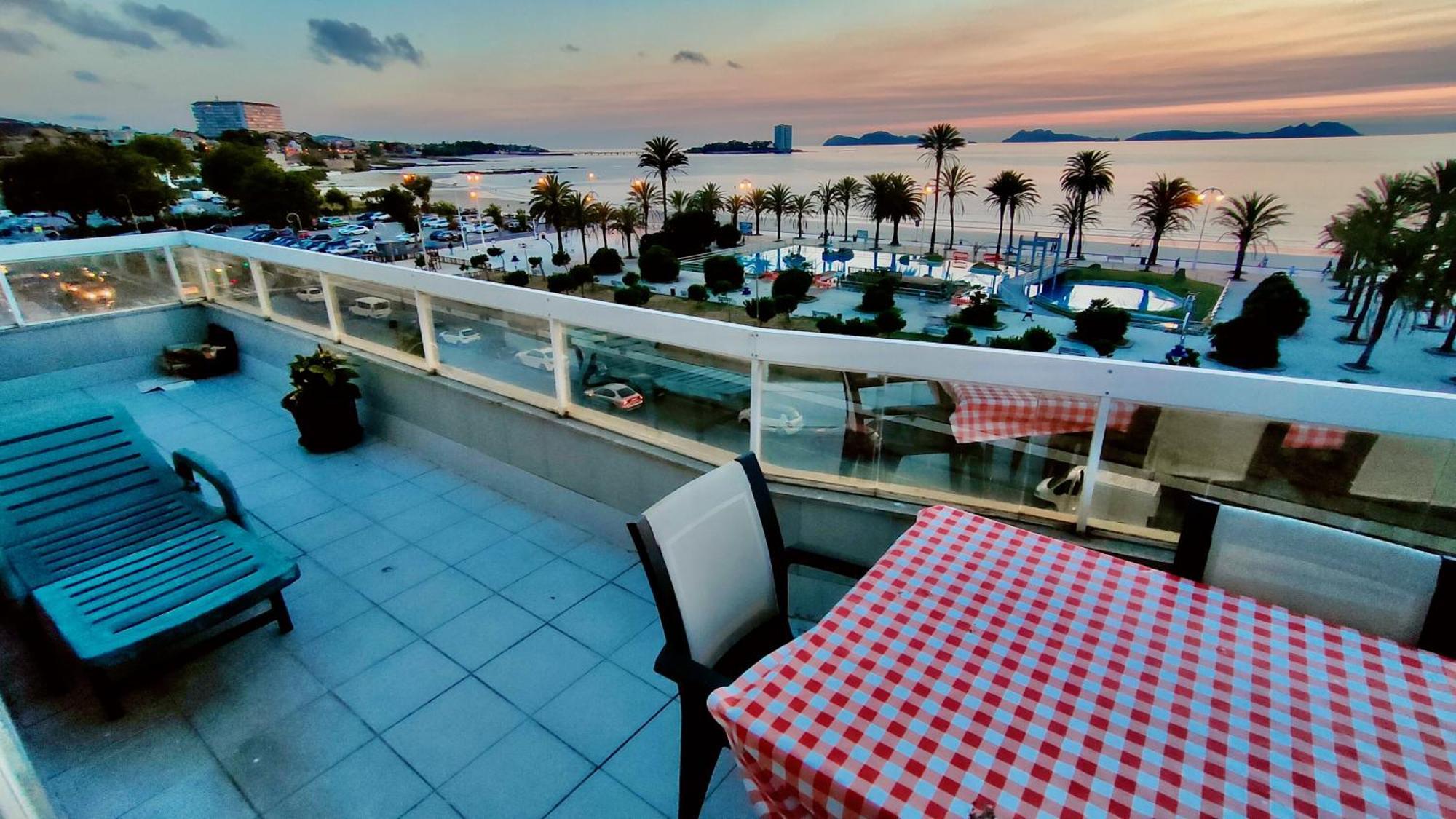 Samil Apartment, primera línea de playa con Wifi y Garaje Vigo Exterior foto